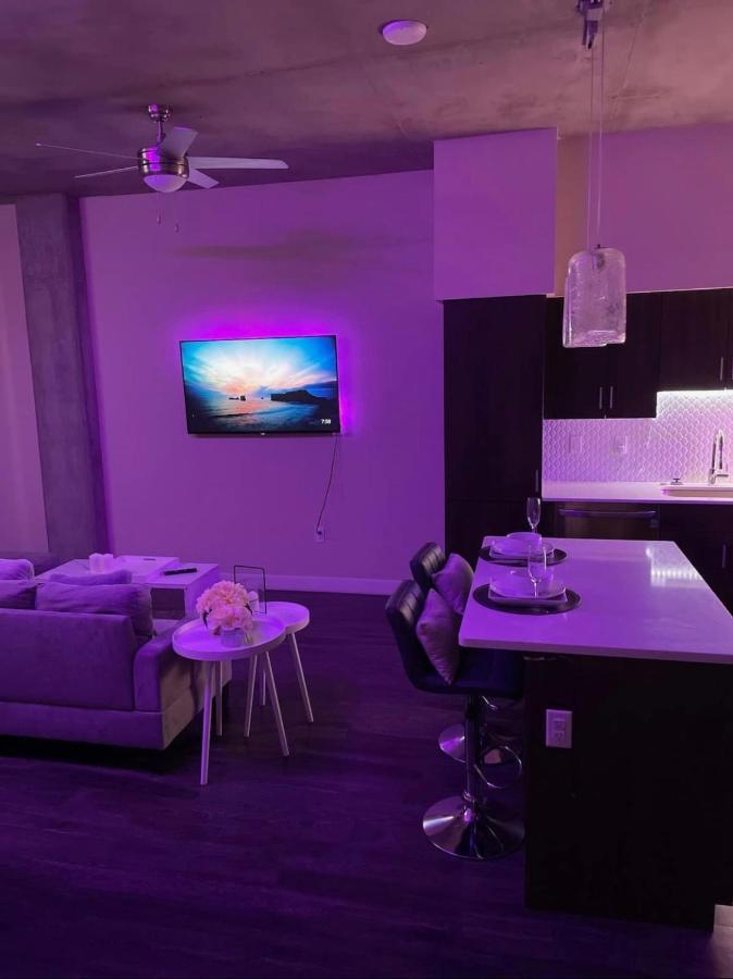 피닉스 Couples Getaway Highrise Dwntown Phx Skyline Views 아파트 외부 사진
