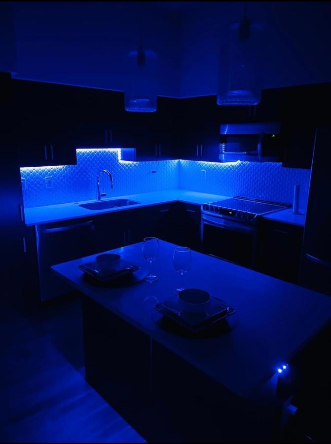 피닉스 Couples Getaway Highrise Dwntown Phx Skyline Views 아파트 외부 사진